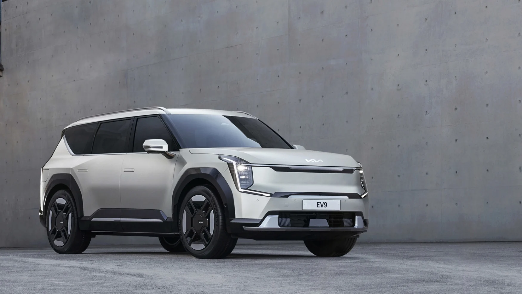 Kia unveils the EV9 electric SUV with three rows of seats