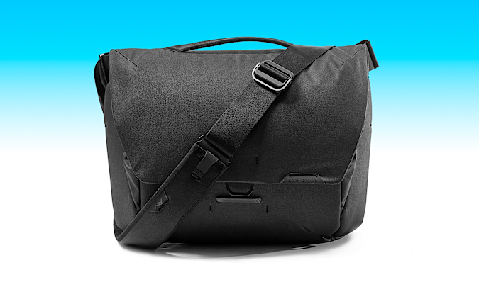 An item from the Engadget 2021 Father's Day gift guide: Peak Everyday Messenger