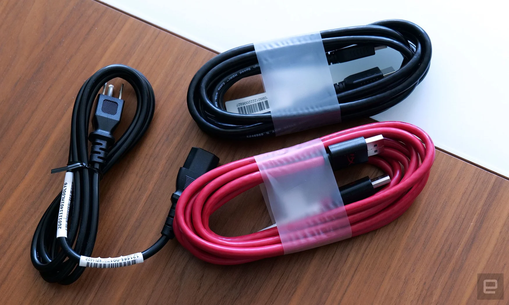The Armada line even comes with two video cables, including a red DisplayPort cable for people who really like HyperX's traditional color scheme. 