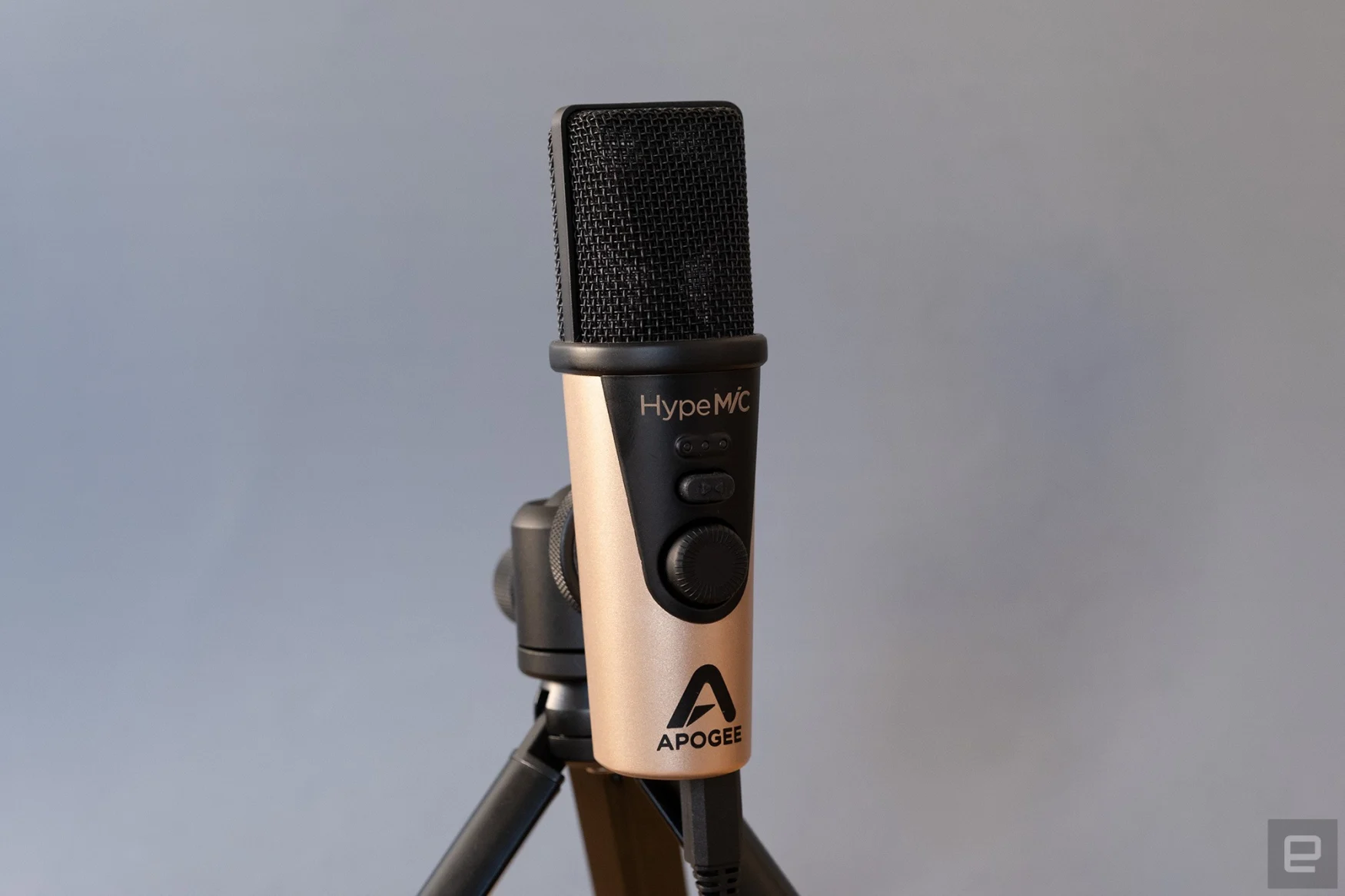The HypeMic from Apogee is a versatile microphone that's just as at home with a PC as it is your phone.