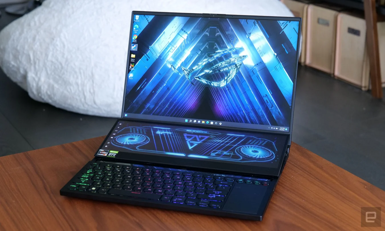 Sporting ASUS' second-gen ScreenPad Plus, the ROG Zephyrus Duo 16 features an innovative design with a main 16-inch display and a 14-inch secondary panel. 