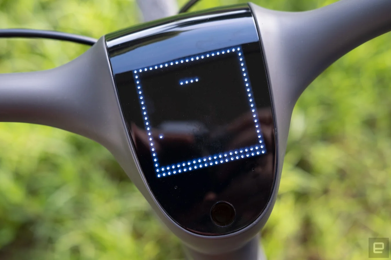 A game of the Nokia classic, Snake, is displayed on the Urtopia e-bike's built-in display.