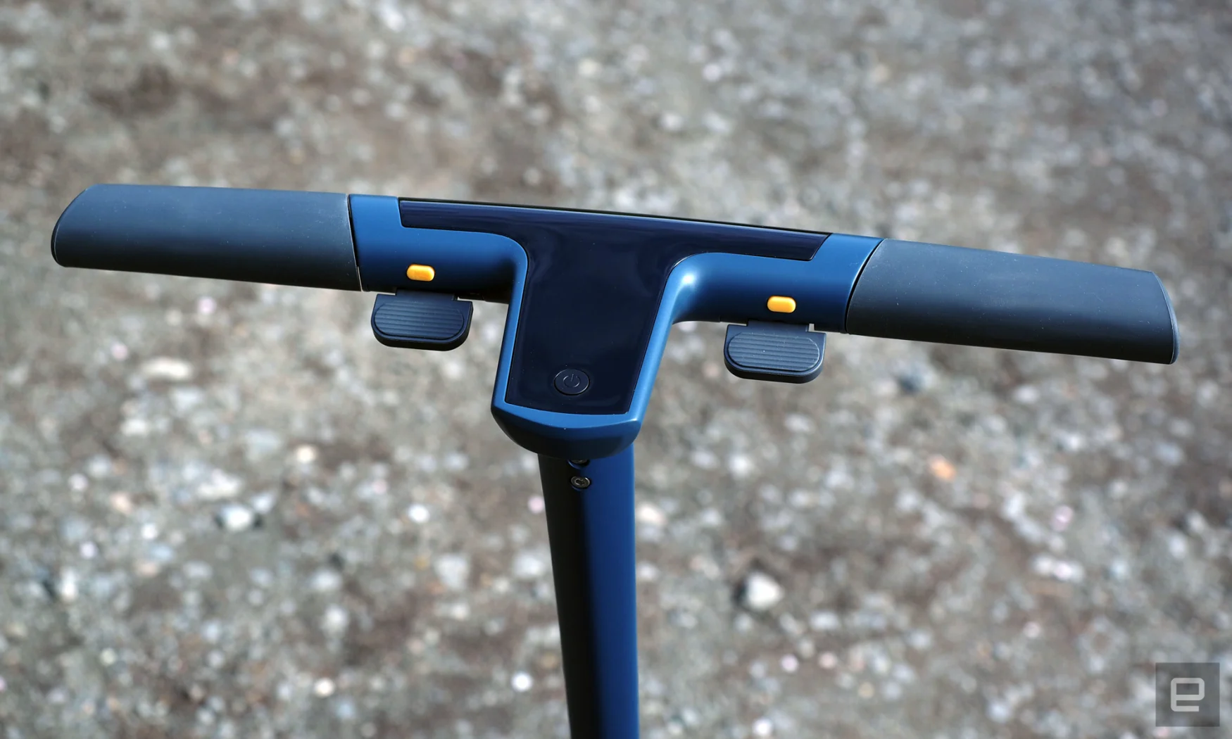 Close-up of the handlebars and display area on the Model One Voyager.