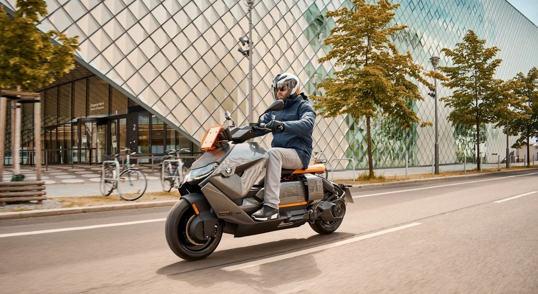 BMW CE 04