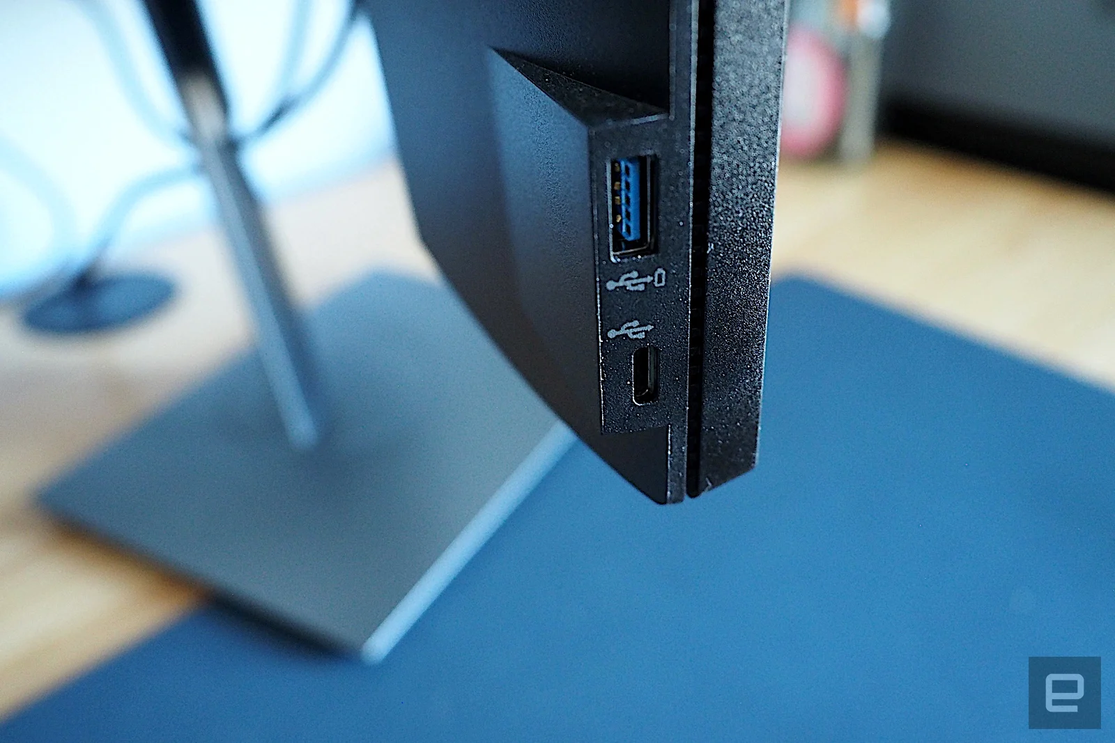 Dell UltraSharp U2720Q 