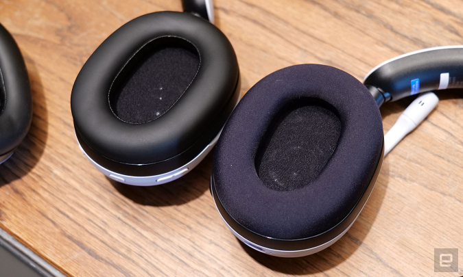 Unlike the cloth ear cups you get on the H3 and H7 headsets, the flagship H9 has soft leather ear cups, just like you get on Sony's WH-1000XM5 headphones. 