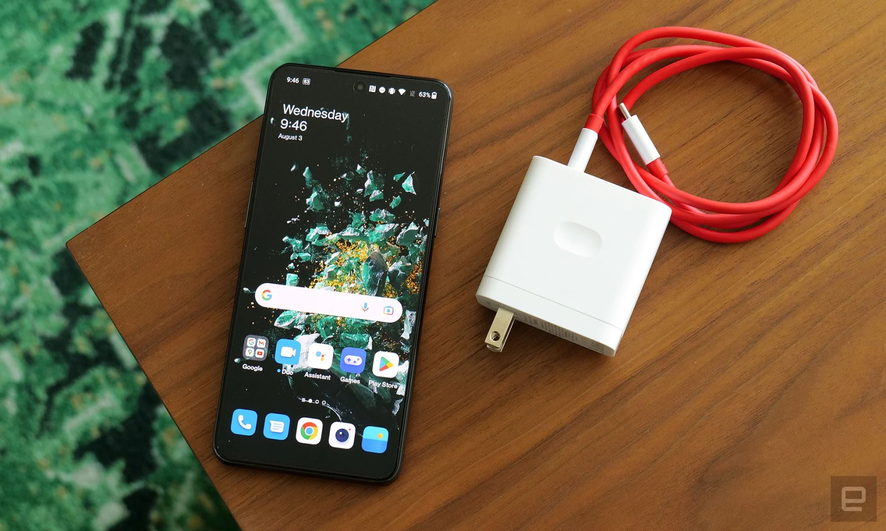 Unlike a lot of other phones nowadays, the OnePlus' super fast charging brick comes included.