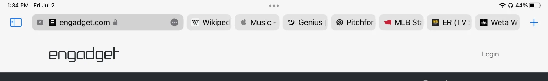 iPadOS 15 Safari menu bar
