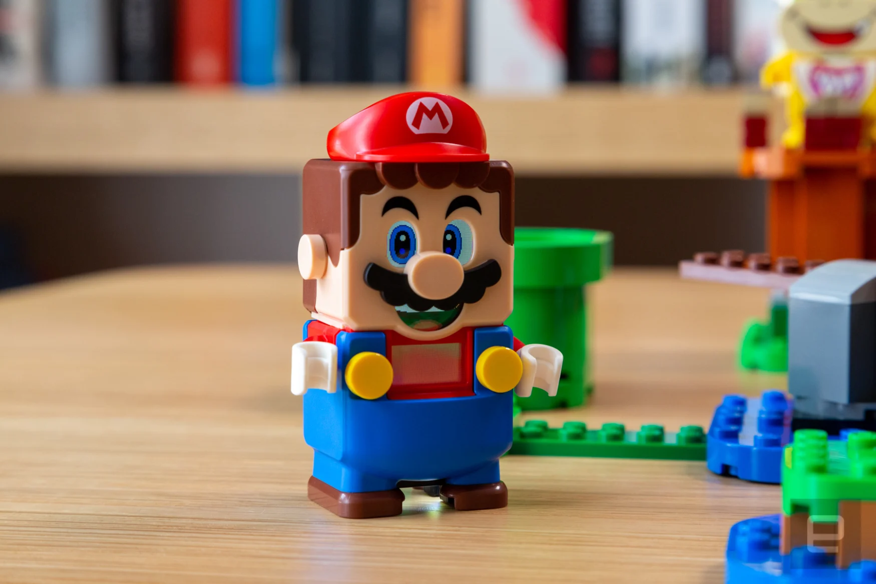 Gedehams tilbede hellig Lego Super Mario is a charming attempt at real-life 'Mario Maker' | Engadget