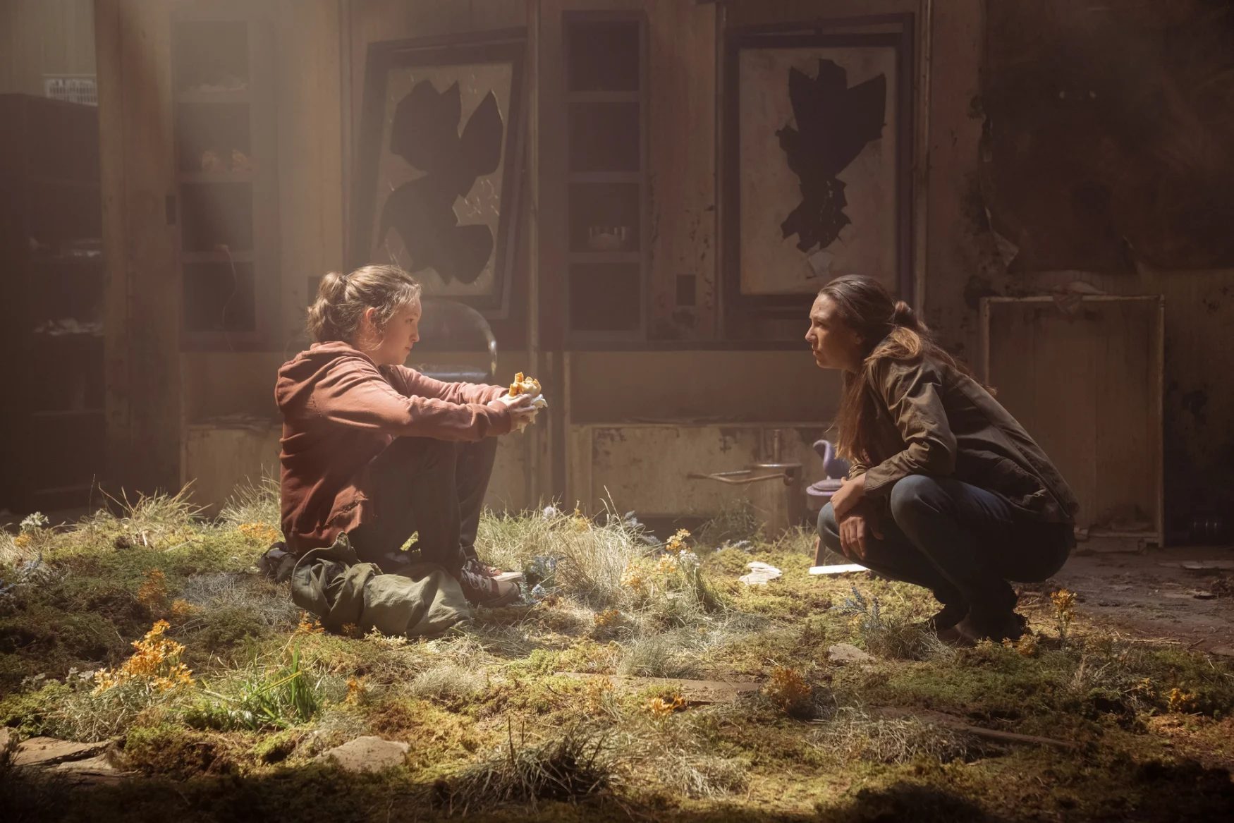 Bella Ramsey and Anna Torv in The Last of Us.