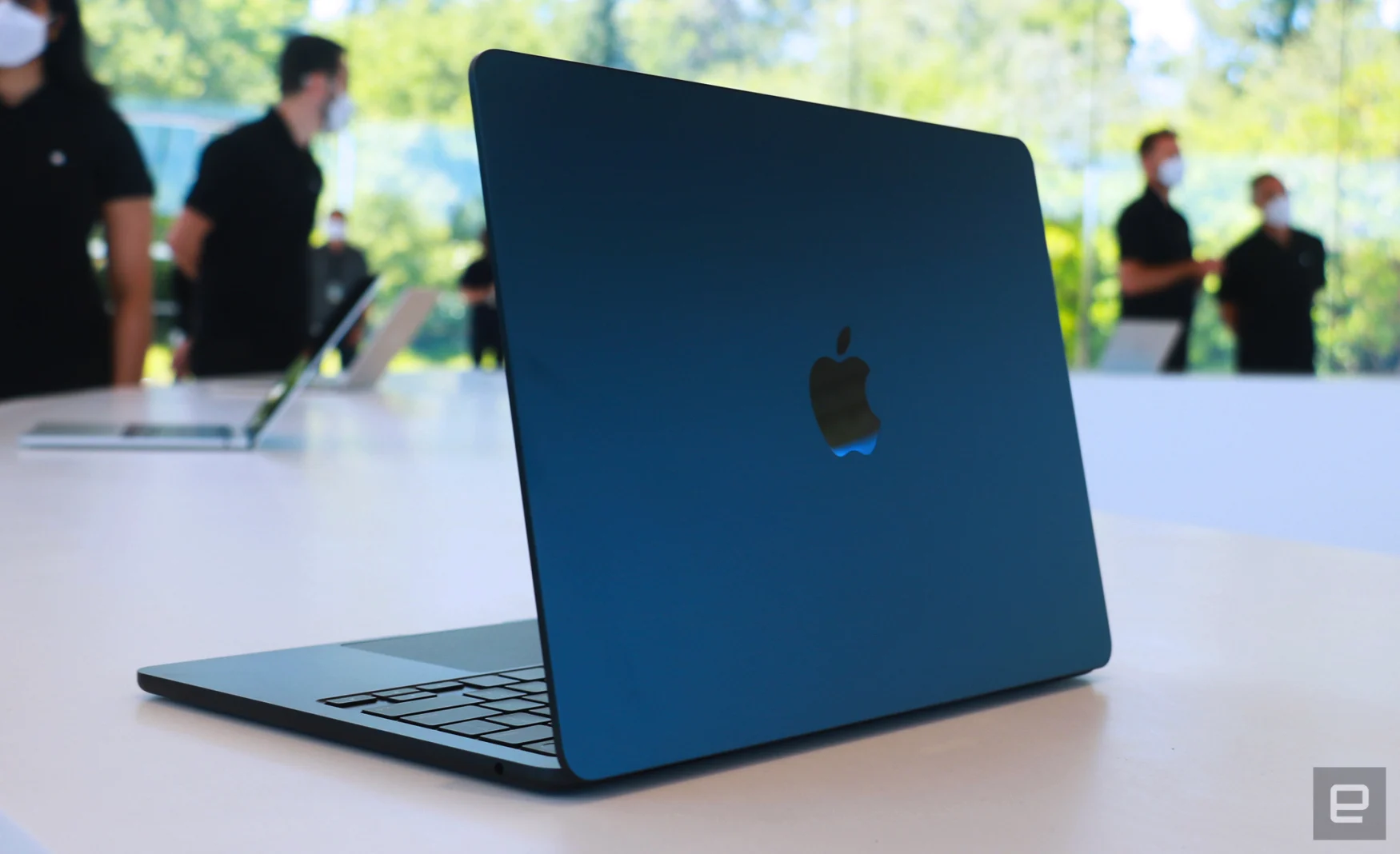The Midnight version of the new MacBook Air with M2