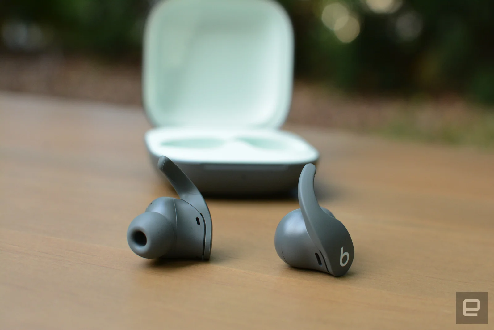 Beats’ latest true wireless earbuds offer all of the best features from Apple’s new AirPods in a less polarizing design.