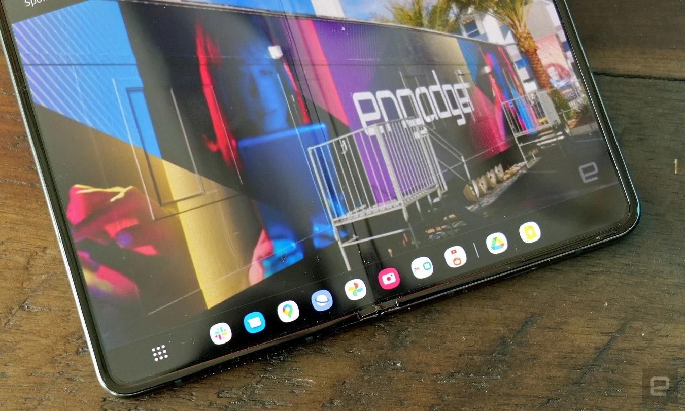 The Z Fold 4's redesigned taskbar now lives at the bottom of the screen and provides easy access to your Android Home row, recent apps and up to two app pairs. 