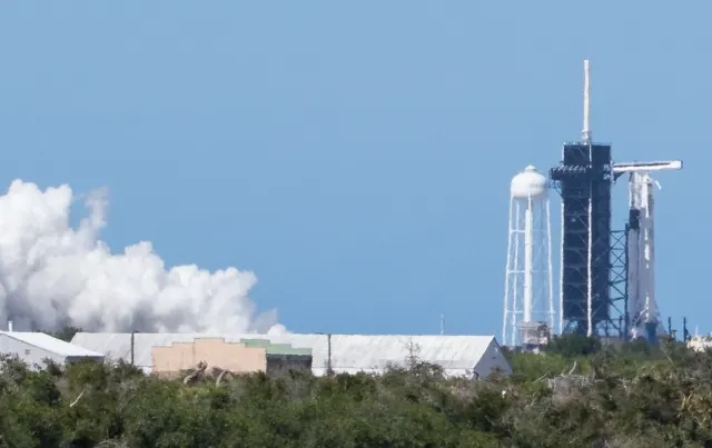 SpaceX Demo-2 test fire