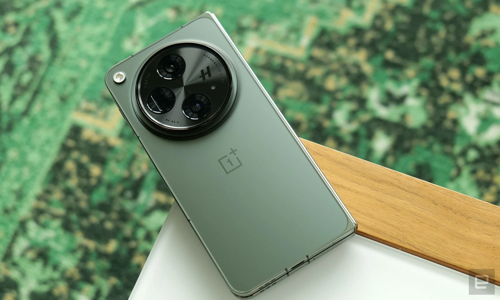 The OnePlus Open features three rear cameras including a 48-MP main camera with a large 1/1.43” sensor, a 64-MP telephoto camera and a 48-MP ultra-wide that can also shoot macro photos. 