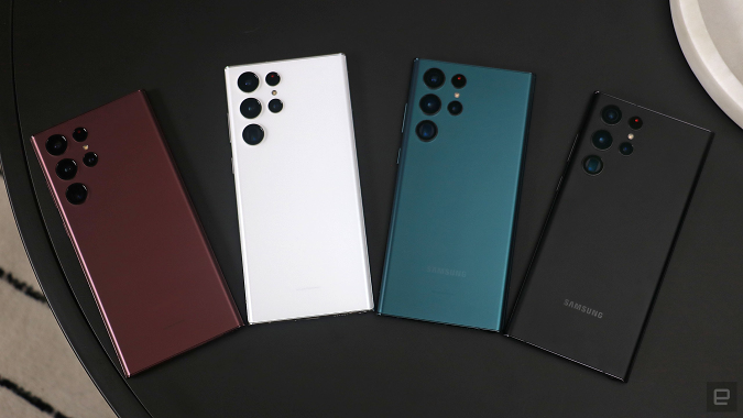 The Galaxy S22 Ultra will be available in four colors: black, white, green and burgundy. 