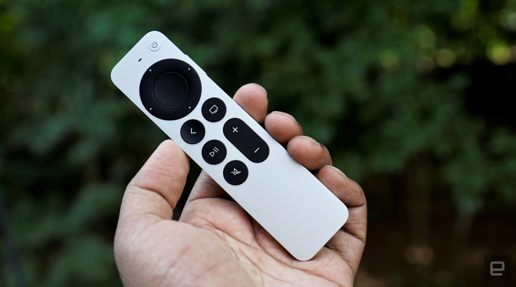 Apple 4K TV 2021 Siri remote