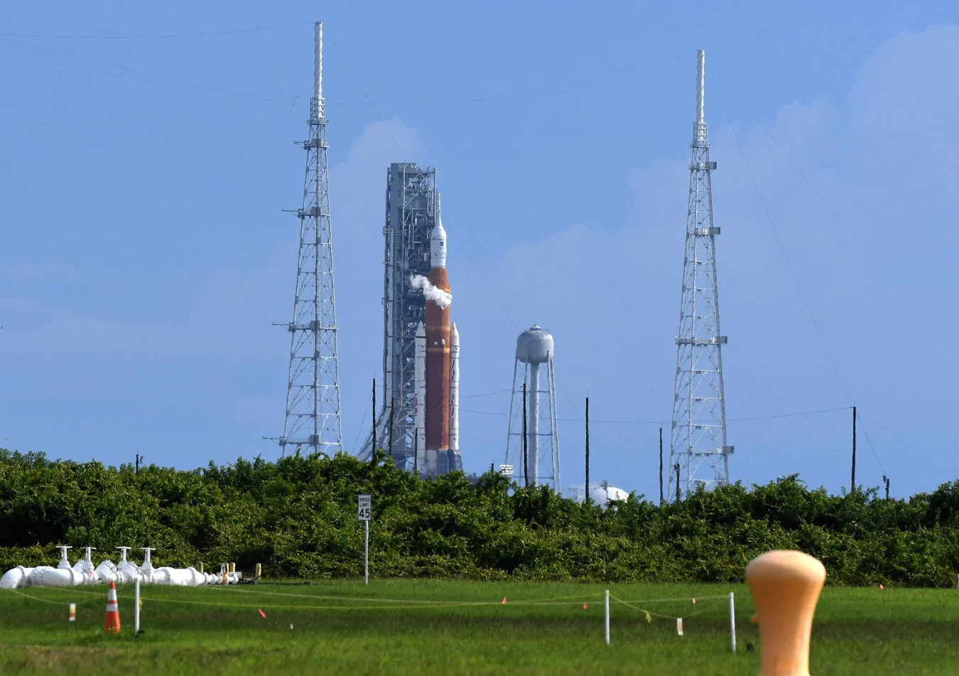 CAPE CANAVERAL, FLORIDA, UNITED STATES - SEPTEMBER 3: NASAâs Artemis 1 moon rocket sits on pad 39-B at the Kennedy Space Center on September 3, 2022, in Cape Canaveral, Florida. The launch was scrubbed on August 29 due to an engine issue, and again today for a fuel leak issue. (Photo by Paul Hennessy/Anadolu Agency via Getty Images)