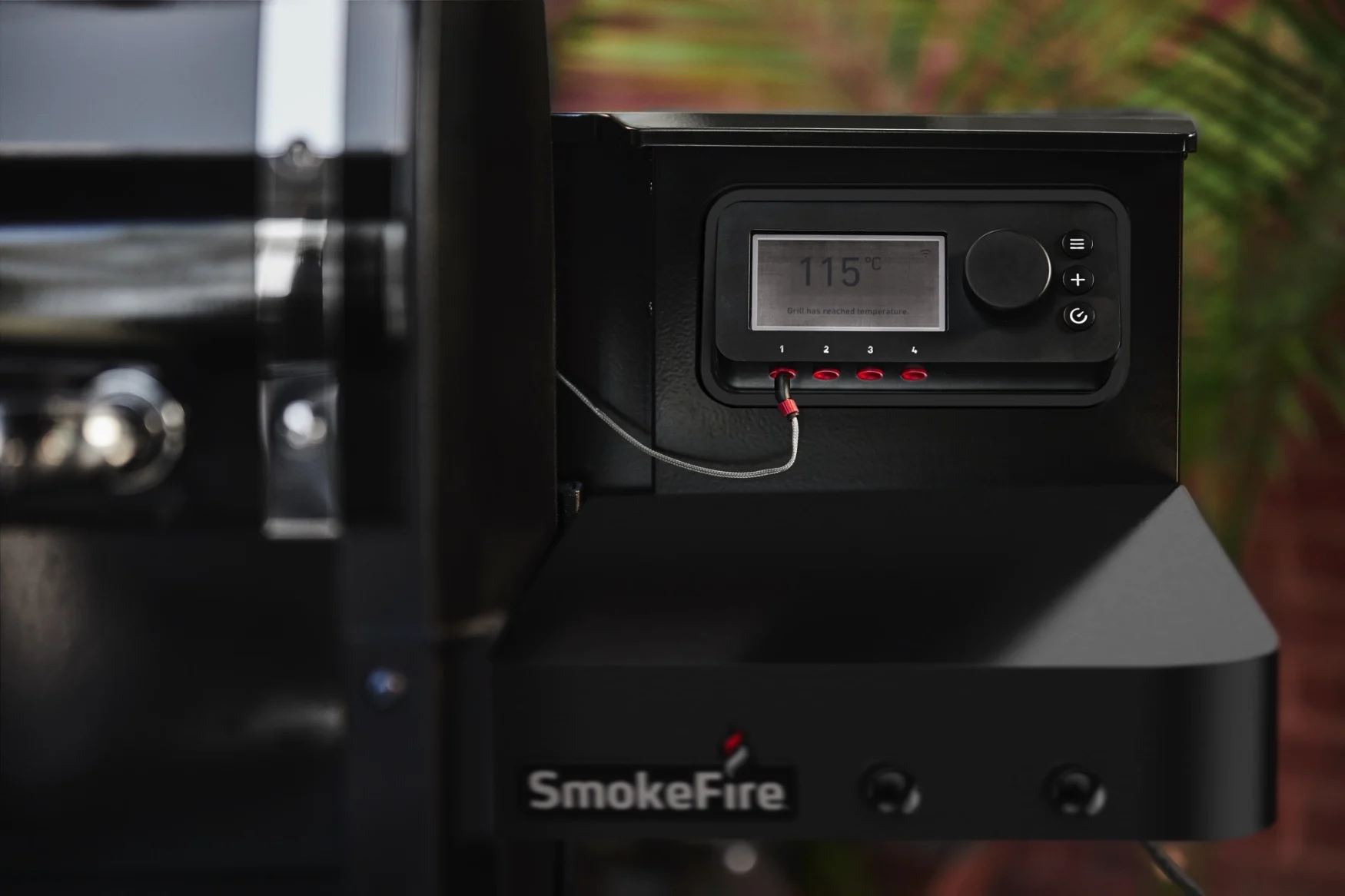 Weber SmokeFire Stealth Edition