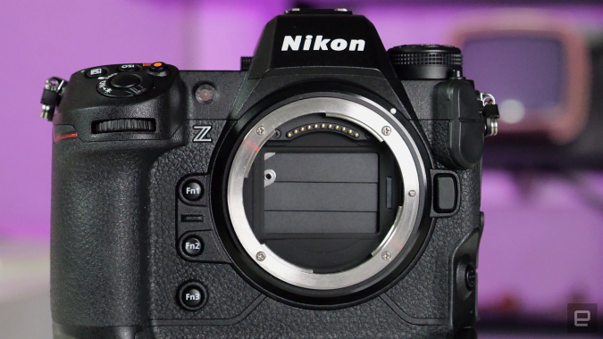Kāpēc Nikon un Canon atteicās no DSLR