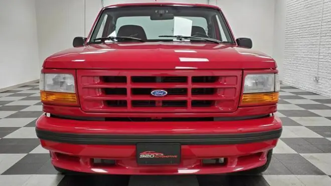 1994 Ford F-150 SVT Lightning Photo Gallery