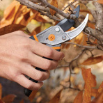 I shop for a living and I'm obsessed with these bestselling Fiskars pruners — they're down to $14!