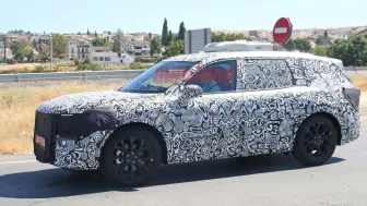 <h6><u>China-market Ford Edge spotted testing in Spain with a mystery wagon</u></h6>