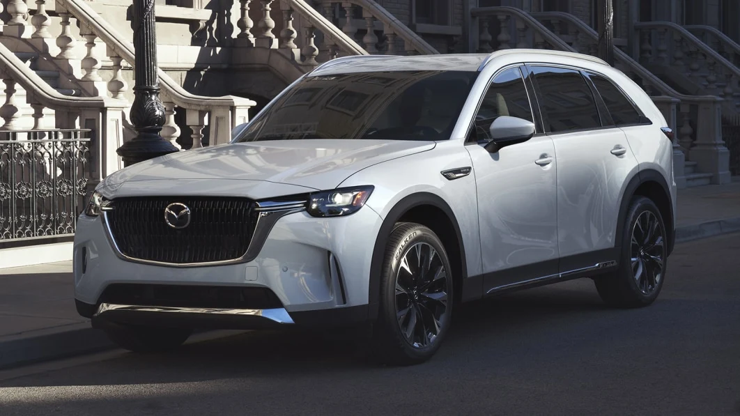 Mazda CX-70 will be joining the CX-90 this year