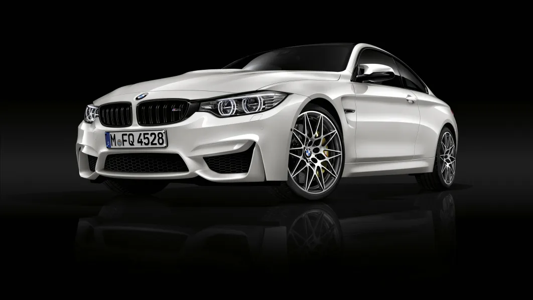 2016 BMW M4 Competition Package front 3/4