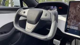 <h6><u>Tesla Model S Plaid interior</u></h6>