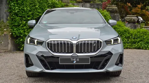 <h6><u>2024 BMW i5, live images</u></h6>
