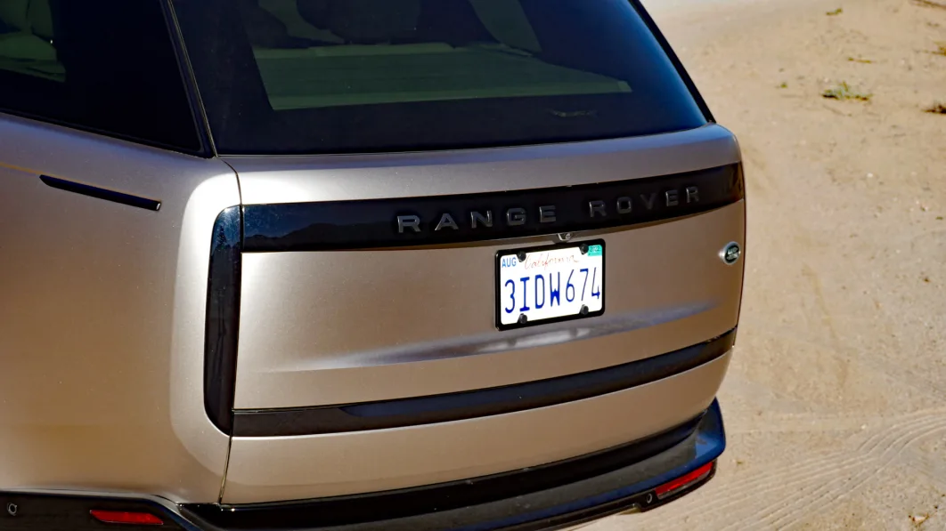 2023 Range Rover taillight detail off