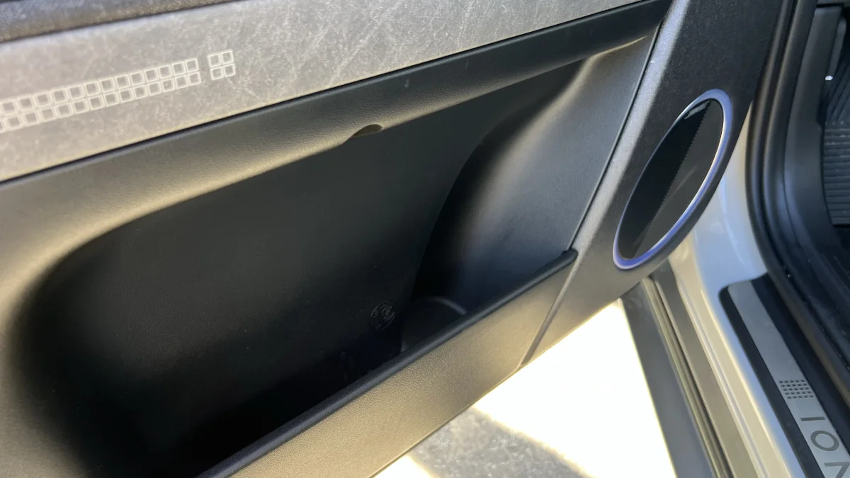 2023 Hyundai Ioniq 5 Nalgene front door panel