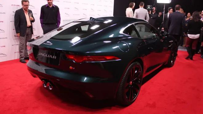 Jaguar F-Type Coupe unveiled with range-topping R [w/video] - Autoblog