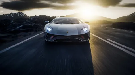 <h6><u>2022 Lamborghini Aventador LP 780-4 Ultimae, in-motion shots</u></h6>