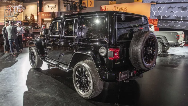 Jeep Wrangler Unlimited High Altitude takes the 4x4 further upmarket -  Autoblog