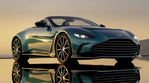 <h6><u>Aston Martin V12 Vantage Roadster revealed with 690 horsepower</u></h6>