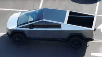 Tesla Cybertruck spied testing and HOLY CRAP LOOK AT THAT HUGE WIPER -  Autoblog