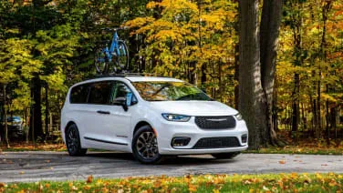 Chrysler recalls Pacifica Hybrids for stalling issue [Corrected/Updated]