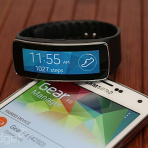 Samsung Gear Fit review: a messy merger of fitness band and smartwatch