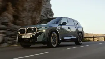 <h6><u>2023 BMW XM debuts with hybrid power and divisive style</u></h6>