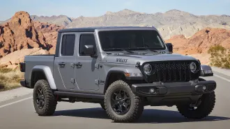 Jeep Gladiator 4xe reportedly won't go on sale until 2024 - Autoblog