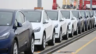 <h6><u>Tesla to keep output at upgraded Shanghai plant below maximum</u></h6>