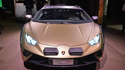 <h6><u>2023 Lamborghini Huracán Sterrato, live images</u></h6>