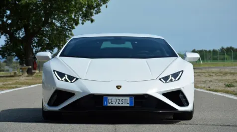 <h6><u>2021 Lamborghini Huracán Evo RWD First Drive | One smart, well-groomed bull</u></h6>