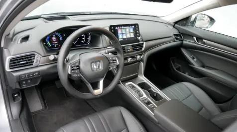<h6><u>2021 Honda Accord Interior Review | The family sedan lives up to its name</u></h6>