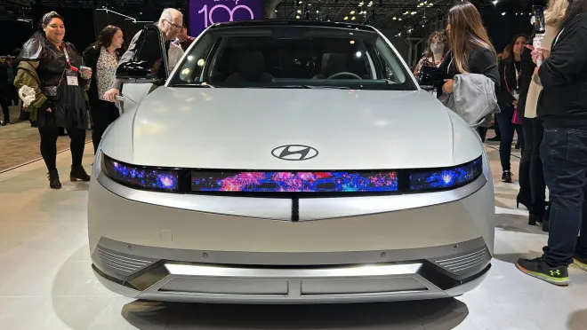 stapel strottenhoofd elk Hyundai shows surprise Disney-themed Ioniq 5 in New York - Autoblog
