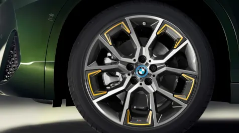 <h6><u>2023 BMW X2 Edition GoldPlay</u></h6>