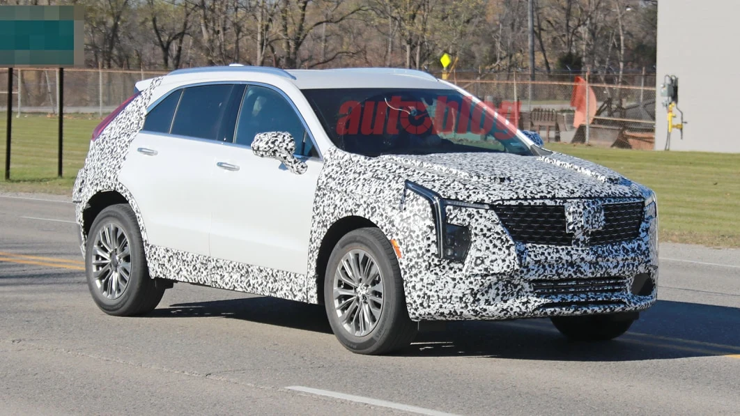2024 Cadillac XT4 shows refreshed face in spy photos