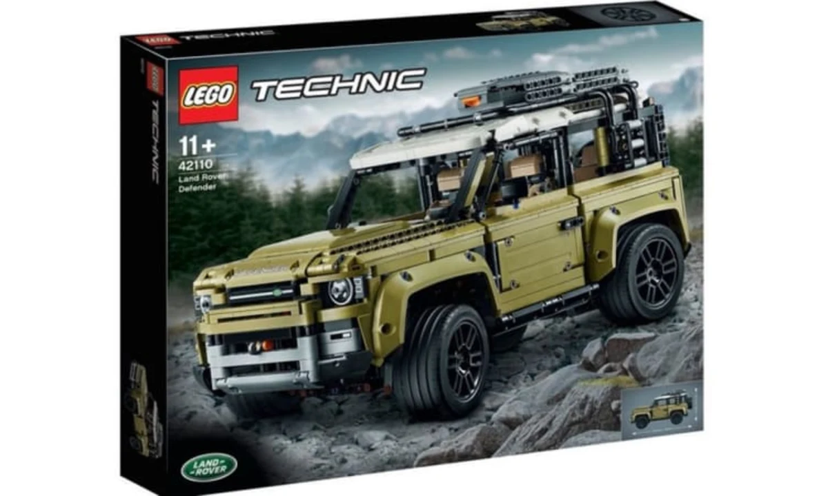 Land Rover Defender in Lego form -